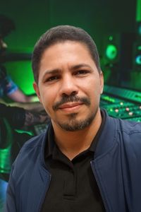 Post Instagram Webinar Diseño Web moderno negro rosa